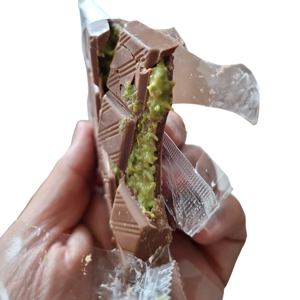 Dubai Schokolade 80g luxuriously handcrafted with camel milk, dates, and exotic spices.