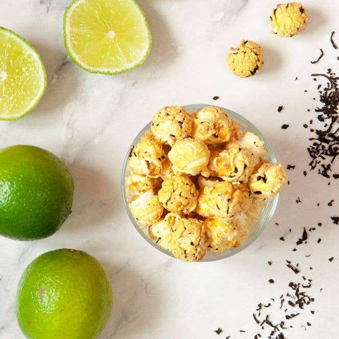 Vegan Earl Grey Limette Popcorn with citrus and black tea flavors.